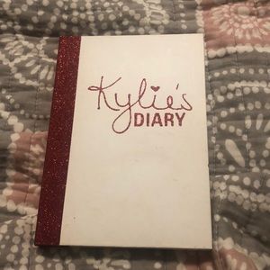 kylies Diary Eyeshadow Palette